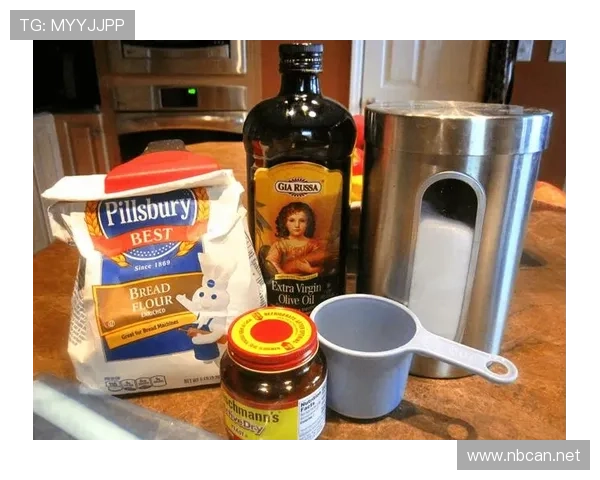 贝林厄姆家的冰箱里只放蛋白粉和矿泉水