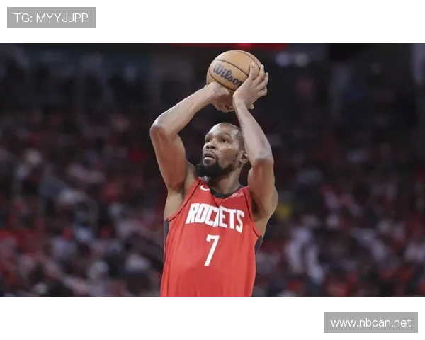 杜兰特单打拉开进攻空间，关键时刻得分效率明显提升